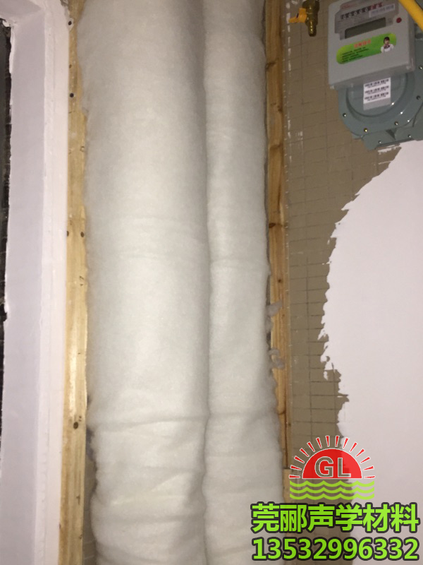 莞酈隔音棉比我想象中的要厚一點(diǎn)點(diǎn)，賣(mài)家很誠(chéng)信，服務(wù)態(tài)度很好